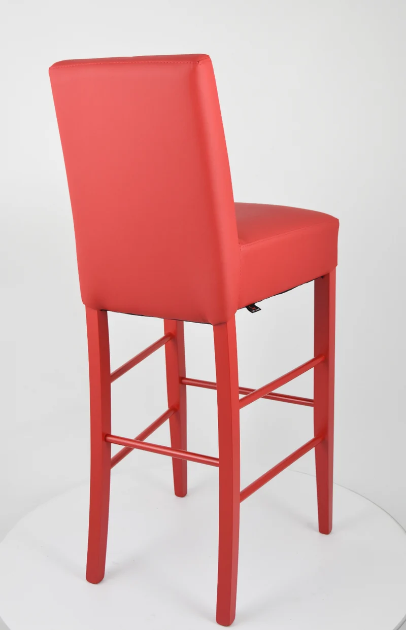 Sgabello alto modello Luisa con struttura in legno di faggio verniciata, seduta e schienale imbottiti e rivestiti in pelle artificiale