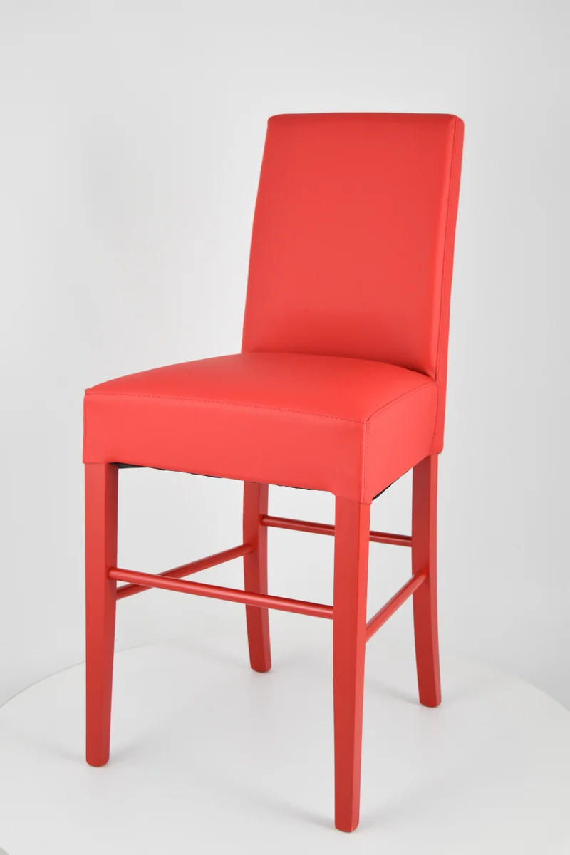 Sgabello basso modello Luisa con struttura in legno di faggio, seduta e schienale imbottiti e rivestiti in pelle artificiale + colori