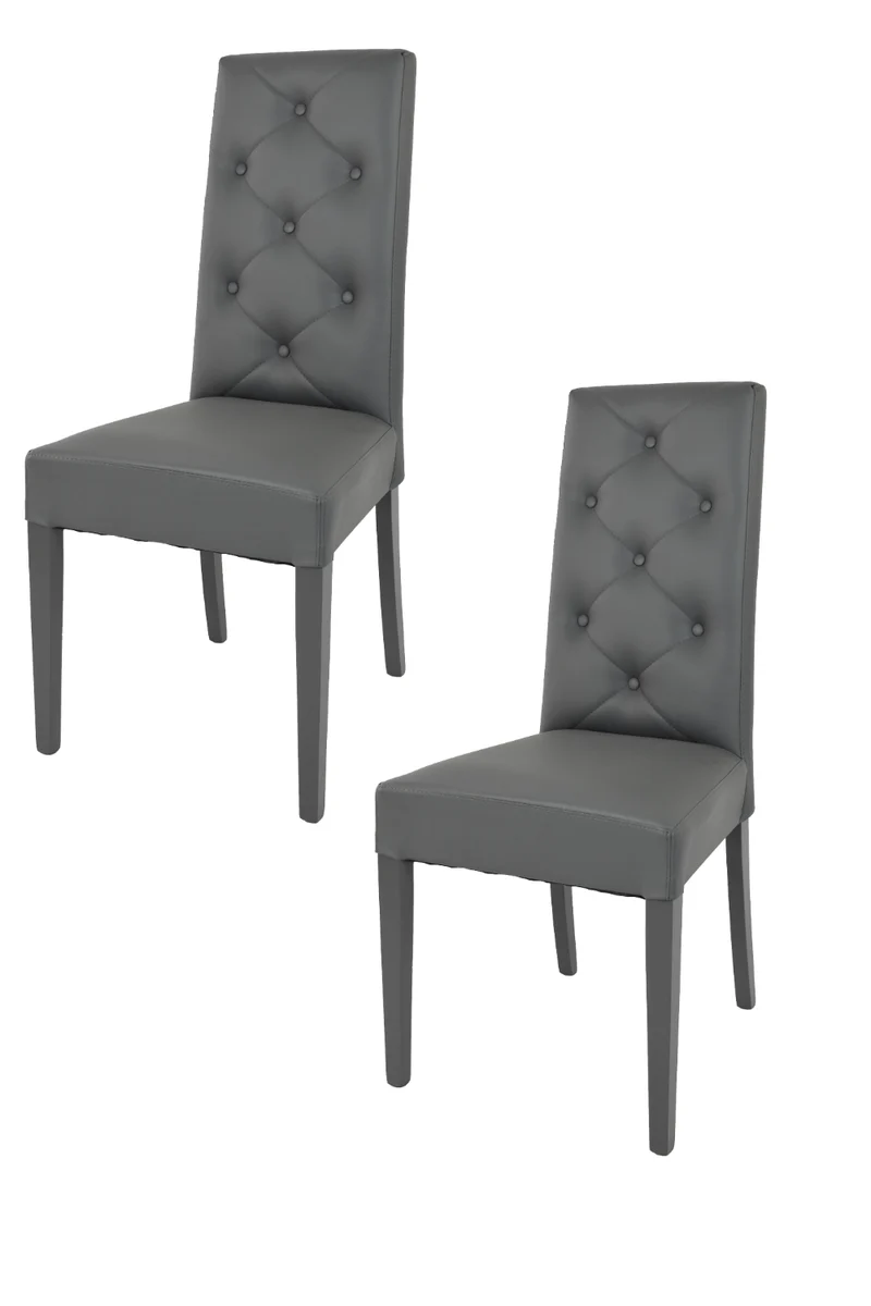 Set sedie modello Chantal con struttura in legno di faggio verniciata, seduta e schienale con bottoni imbottiti e rivestiti in pelle artificiale