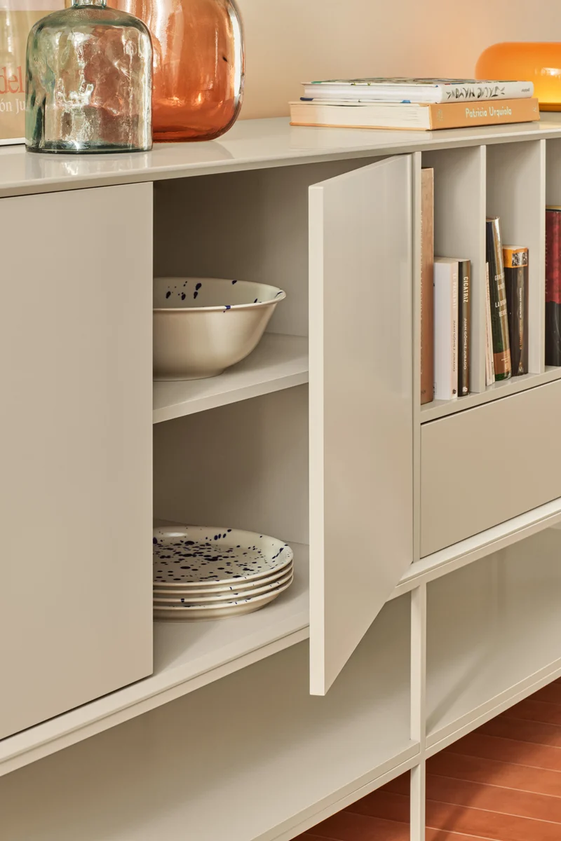 Madia 2 ante 4 cassetti con gambe in metallo Platt 220x98 cm