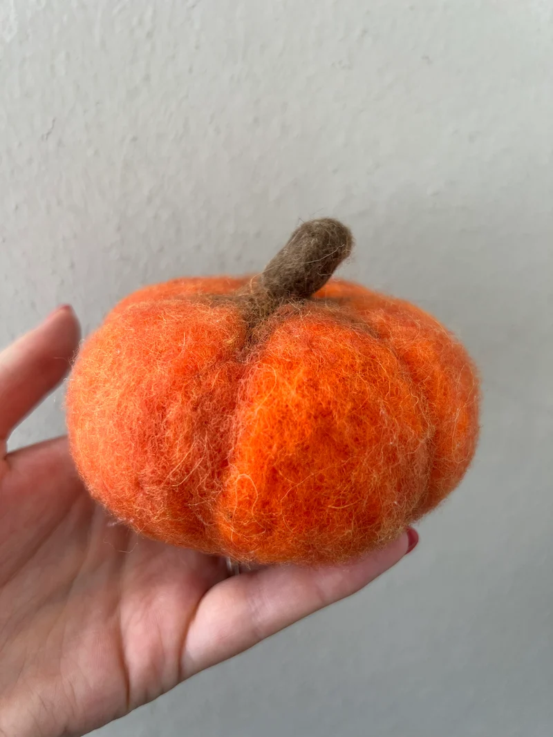 Zucca decorativa in lana