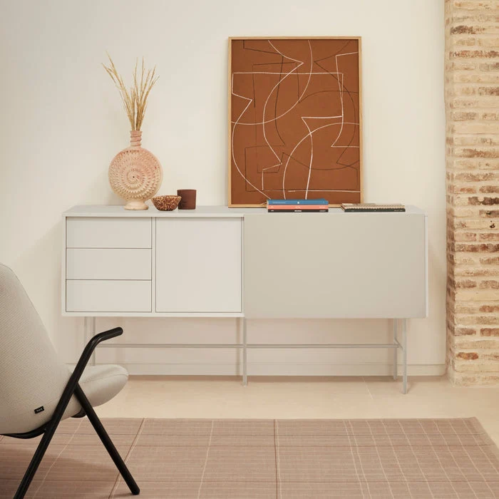 Madia 3 cassetti anta scorrevole laccata con piede in ferro Nube di Teulat 180x45cm