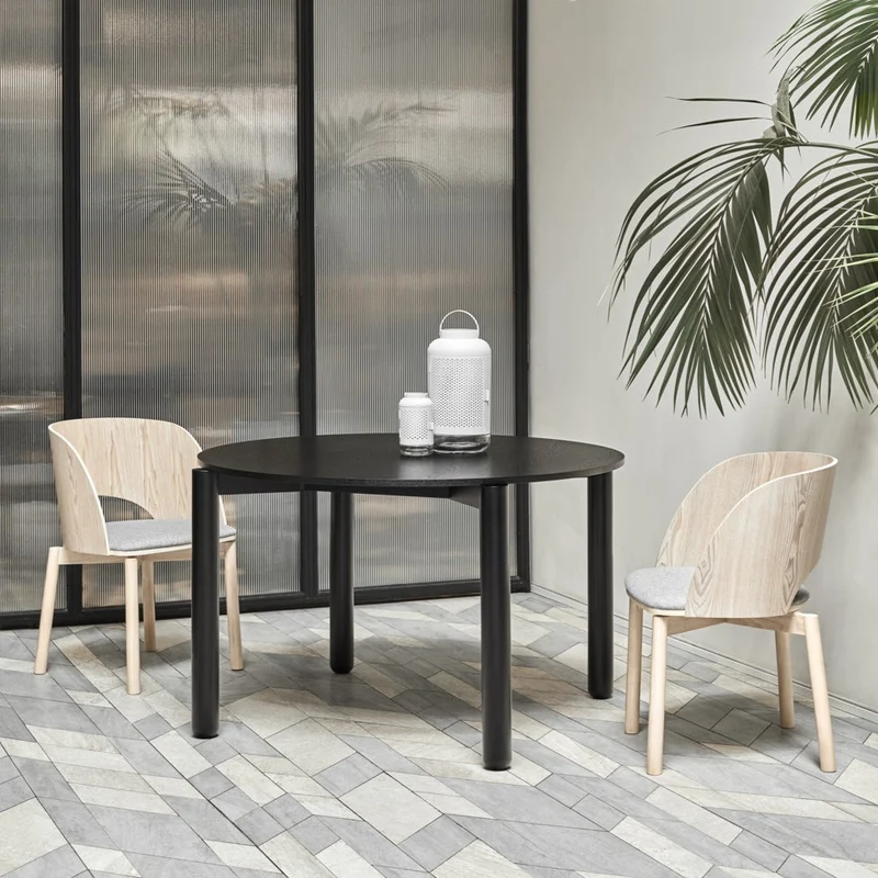 Tavolo tondo 4 posti in legno nero Atlas Ø120 cm