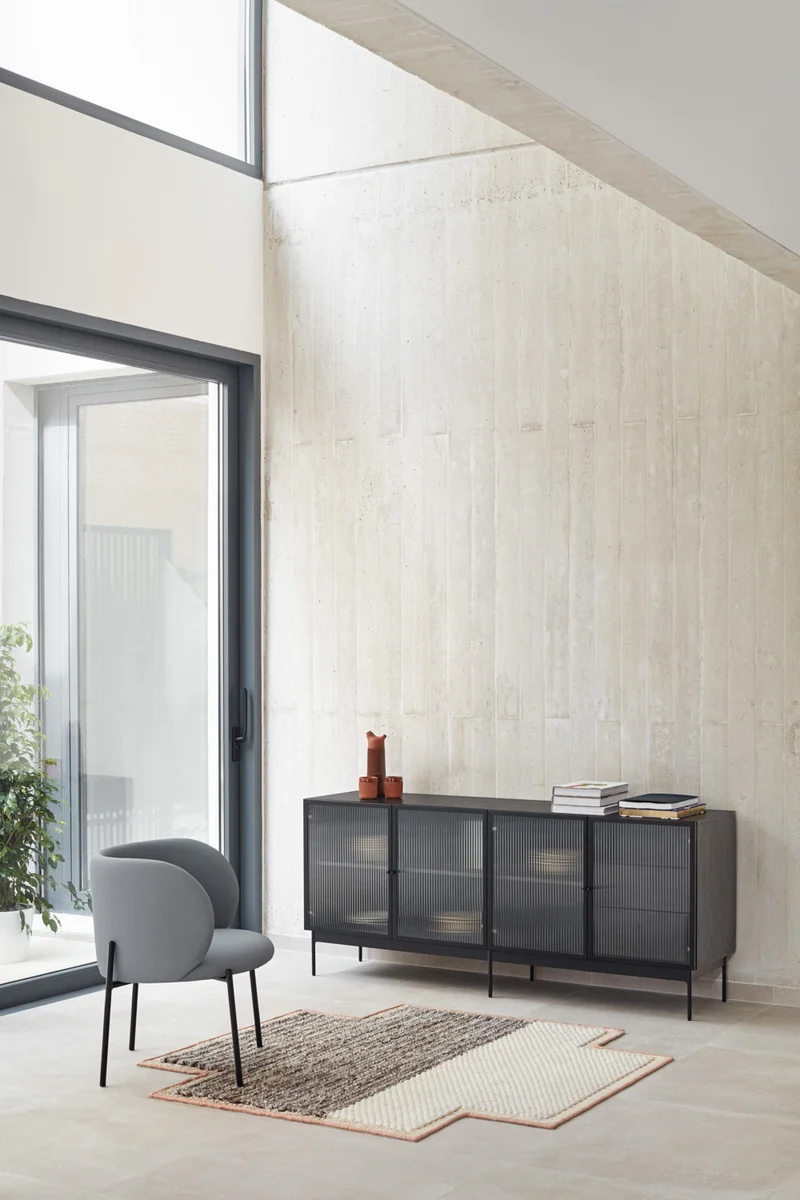Poltrona in tessuto grigio scuro struttura in metallo Mogi 66x74 h49