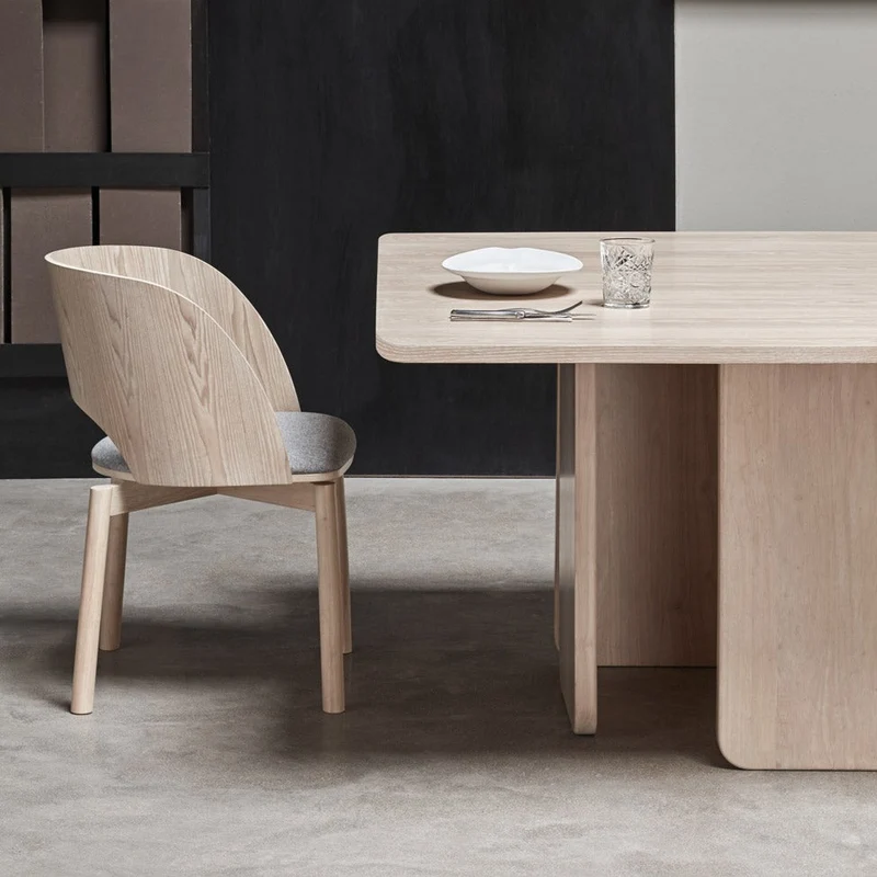 Tavolo 4 posti in legno frassino naturale Arq di Teulat 137x137 cm