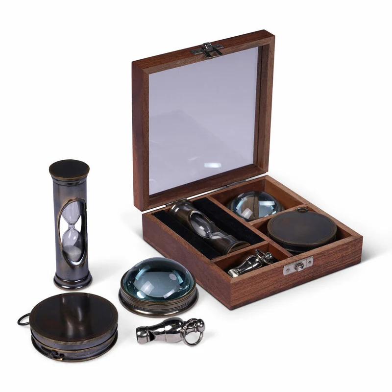 Authentic Models The Wallace Gift Box, 4-tlg., Sanduhr, Kompass, Fischaugen-Lupe, Pfeife, Holz / Messing / Glas, GB004