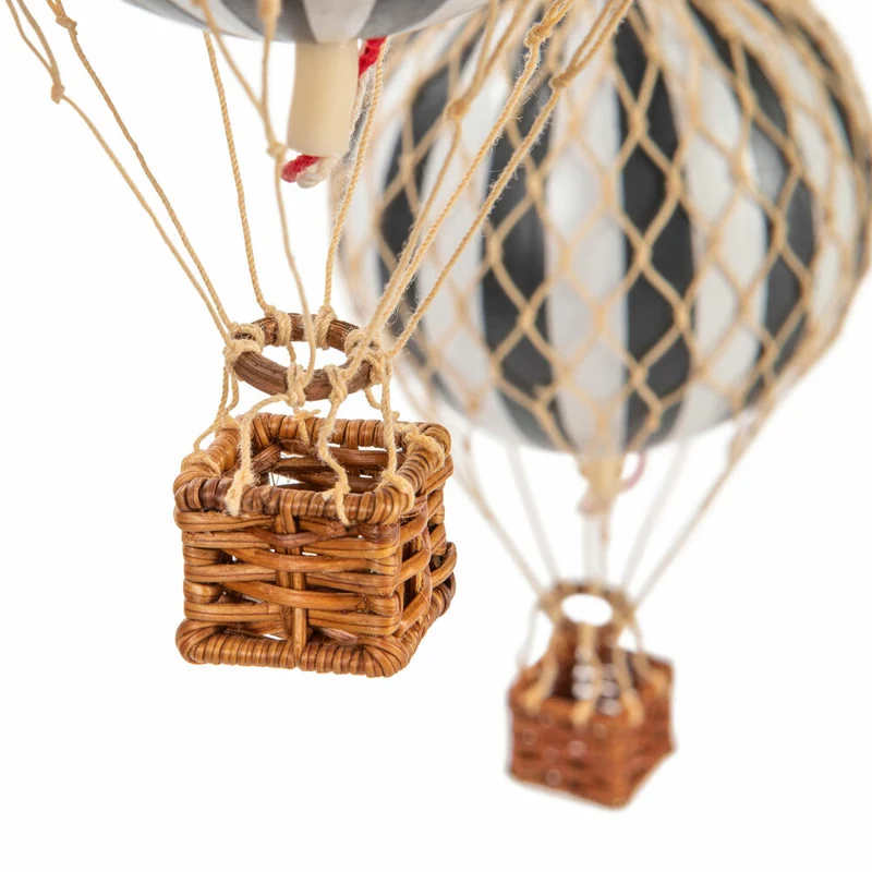 Authentic Models Mobile Flying the Skies Schwarz Weiß, Hängedekoration, Ballon, Rattan / Papier / Kunststoff, AP133