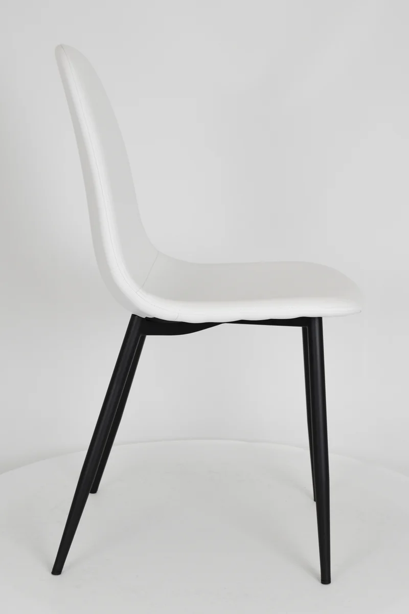 Sedia outlet modello 95 imbottita in finta pelle color bianco