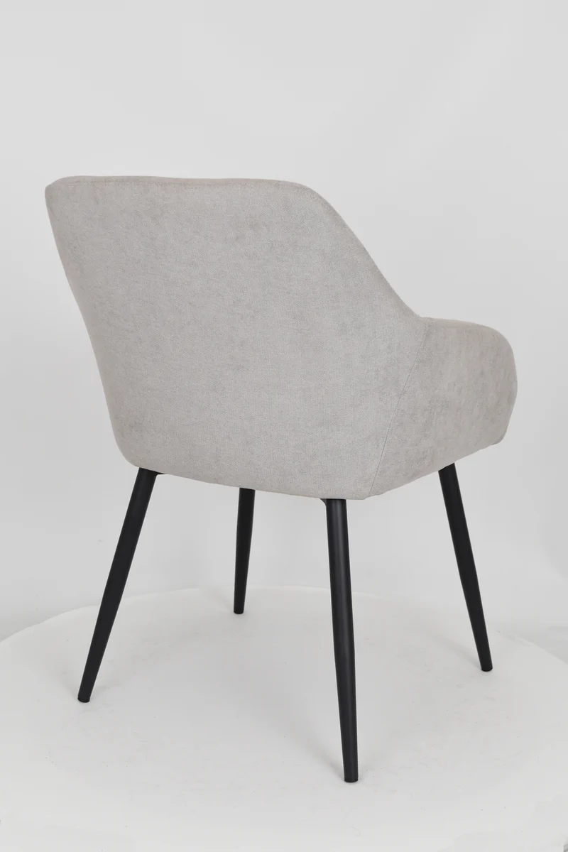 Sedia outlet modello 93 imbottita in tessuto color grigio chiaro