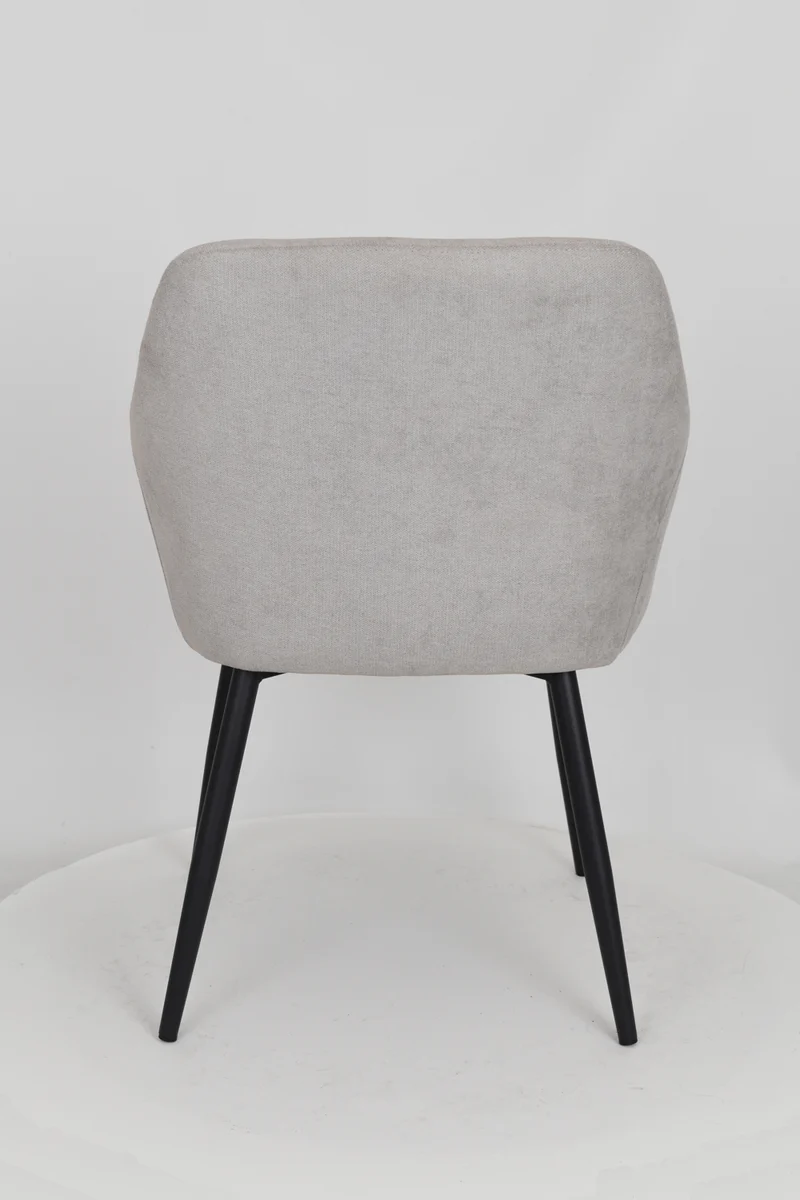 Sedia outlet modello 93 imbottita in tessuto color grigio chiaro