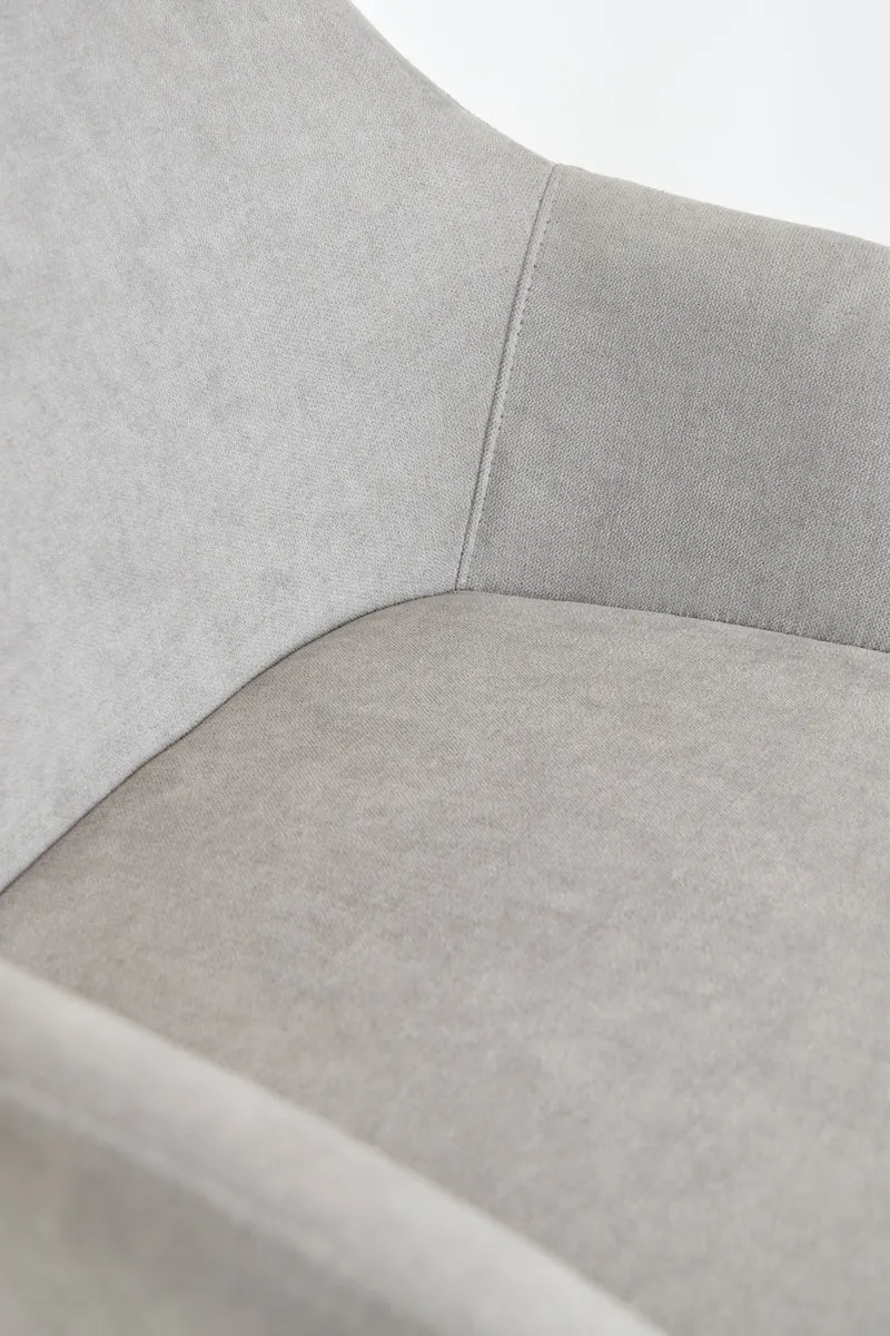 Sedia outlet modello 93 imbottita in tessuto color grigio chiaro