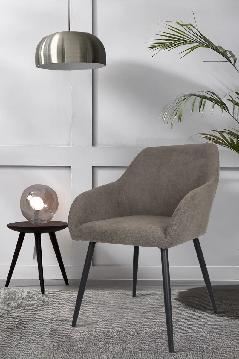 Sedia outlet modello 93 imbottita in tessuto color grigio cemento
