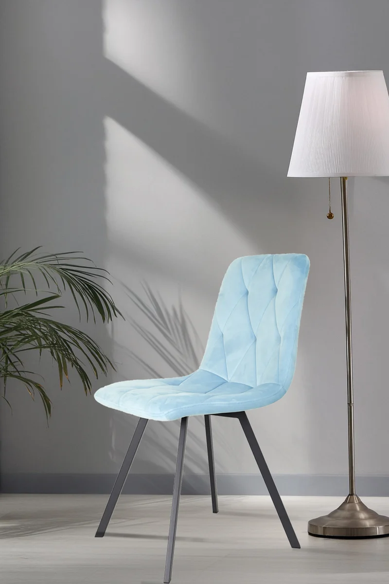 Sedia outlet modello 94 imbottita in velluto color azzurro