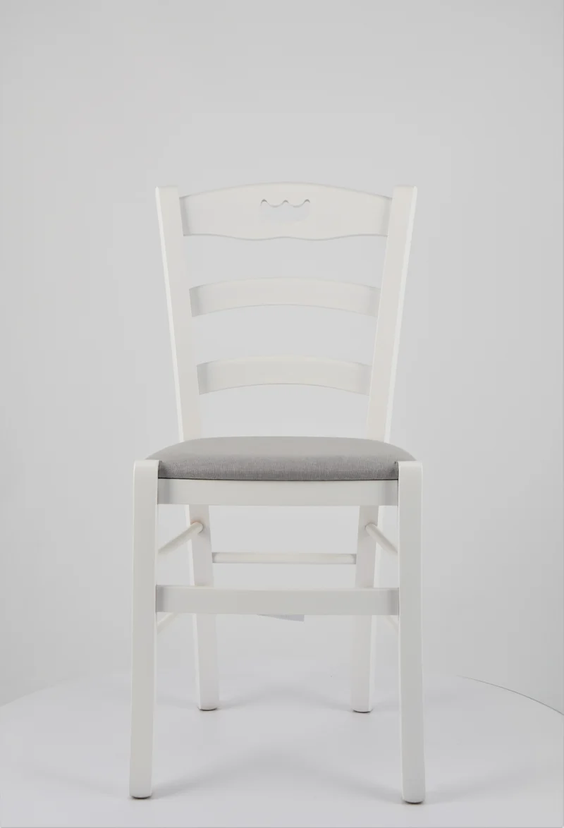 Sedia outlet modello 40 colore laccato bianco seduta imbottita in tessuto grigio perla