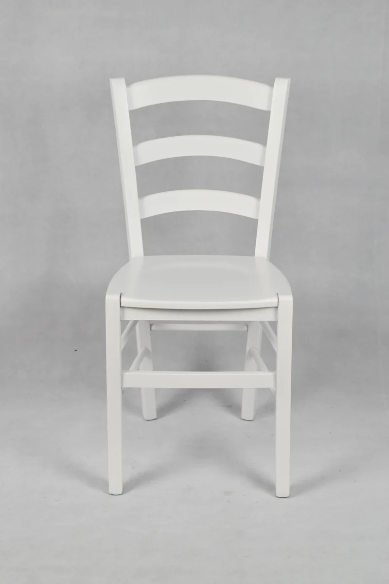 Sedia outlet modello 14 colore laccato bianco seduta in legno massello