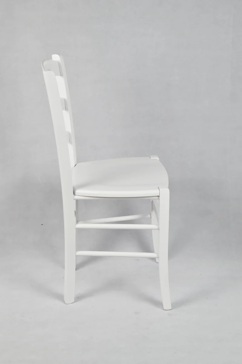 Sedia outlet modello 14 colore laccato bianco seduta in legno massello