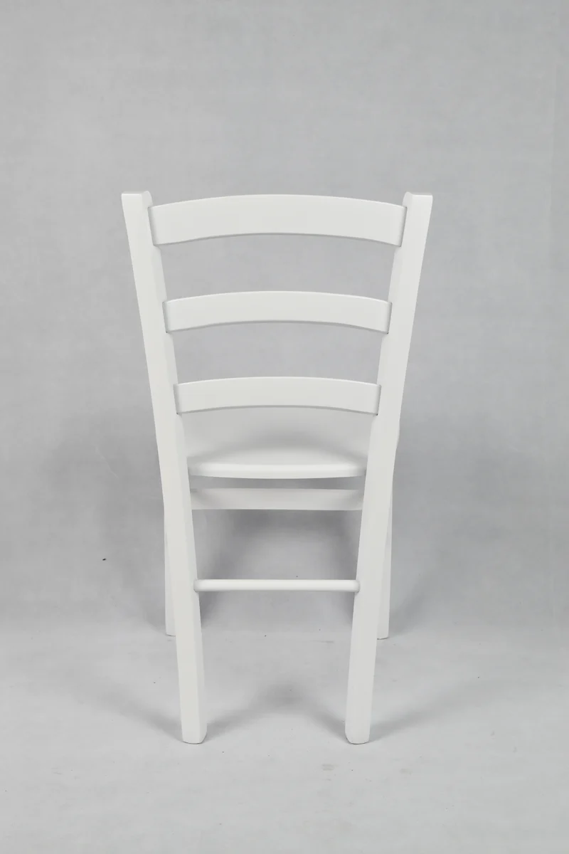 Sedia outlet modello 14 colore laccato bianco seduta in legno massello