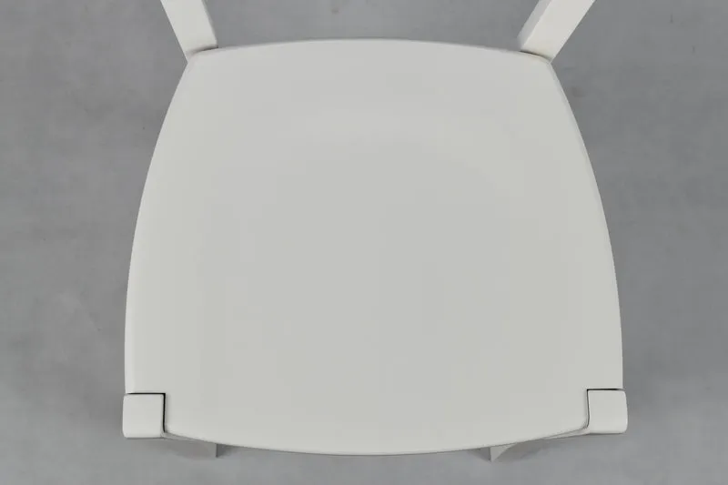 Sedia outlet modello 14 colore laccato bianco seduta in legno massello