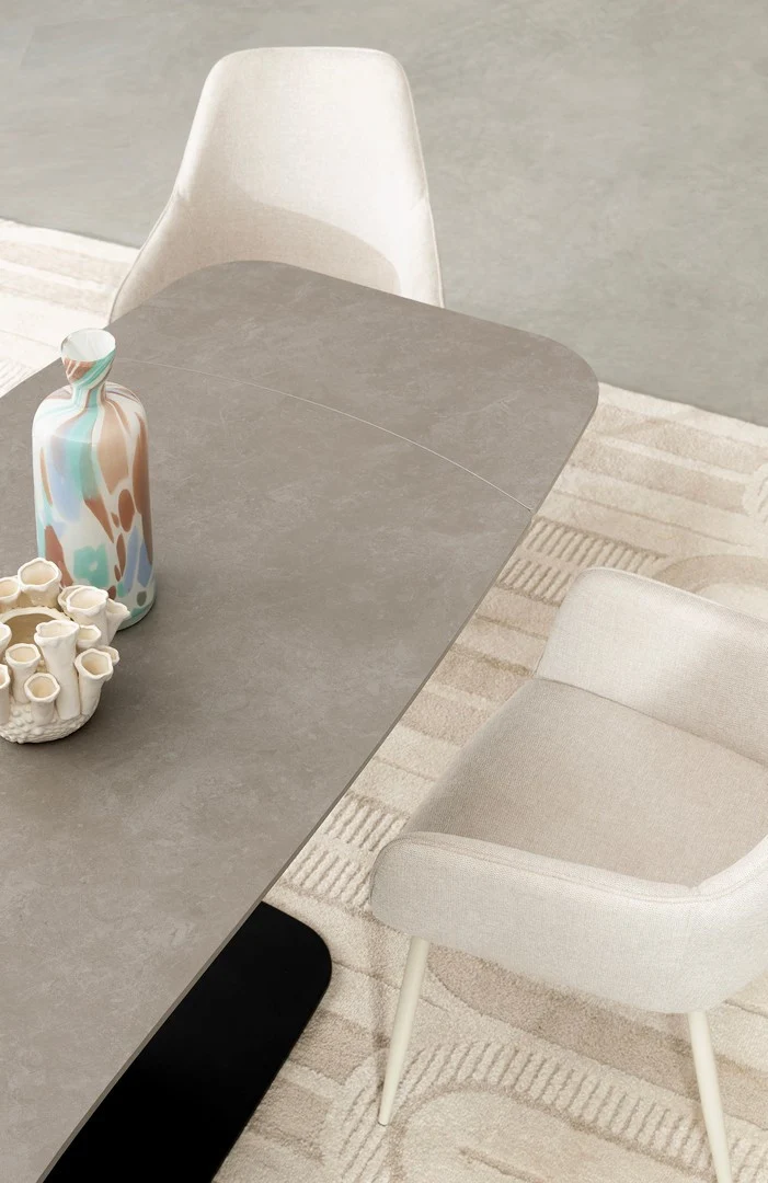 Tavolo allungabile in gres porcellanato effetto marmo 140-200x80 cm