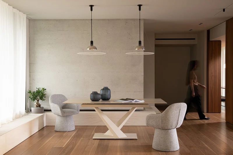 Tavolo allungabile in gres porcellanato effetto marmo 160-200x90 cm