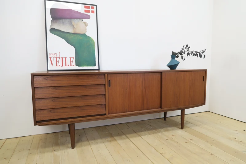Sideboard in teak con cassetti e ante scorrevoli, Danimarca 1960