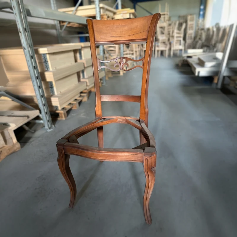 Sedia Classica Vittoria in Legno Massello Imbottita e Rivestita in Tessuto – Tiziano