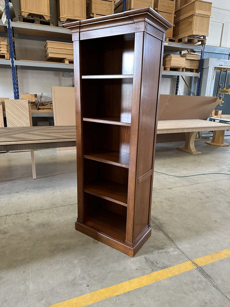 Libreria Alta Classica in Legno Ciliegio a Giorno