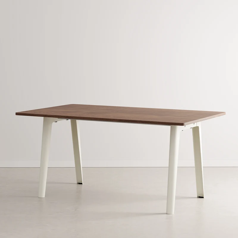 Table à manger NEW MODERN - noyer éco-certifié