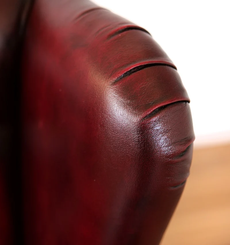 Poltrona Presidenziale Oxford Chesterfield Deluxe Pelle Primo Fiore Premium - Base in Legno