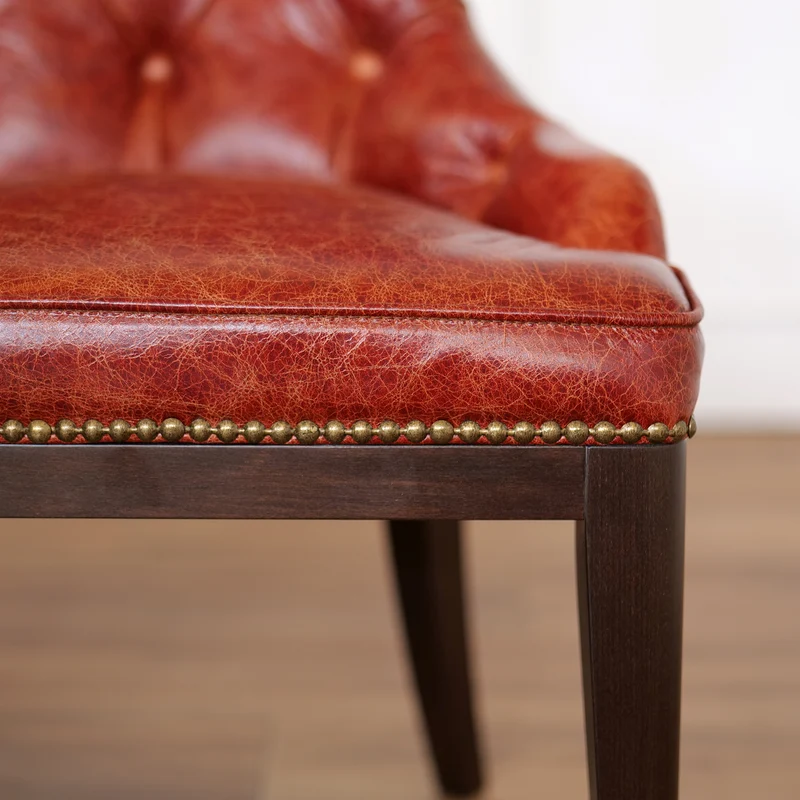 Sedia Cosmo in Pelle Primo Fiore Premium - Struttura Legno Massello - Design Iconico