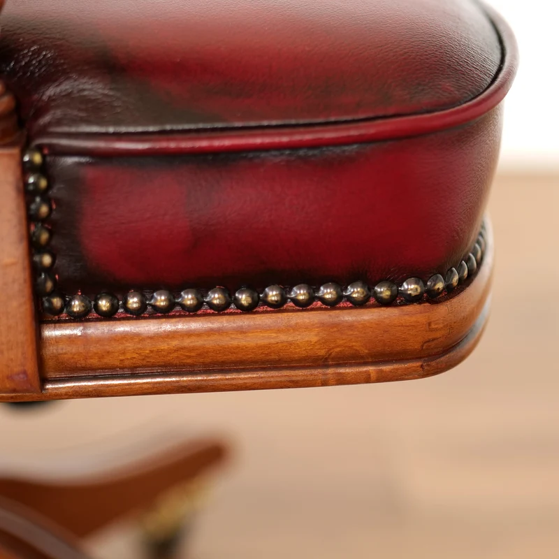 Poltrona Presidenziale Cambridge Chesterfield Pelle Primo Fiore Premium - Legno Massello Scolpito