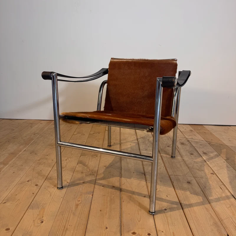 Poltrona LC1 Sling Chair di Le Corbusier, Pierre Jeanneret e Charlotte Perriand per Cassina