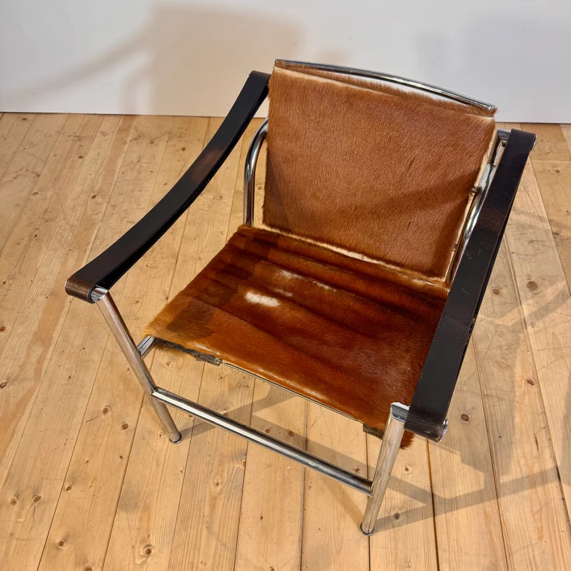 Poltrona LC1 Sling Chair di Le Corbusier, Pierre Jeanneret e Charlotte Perriand per Cassina