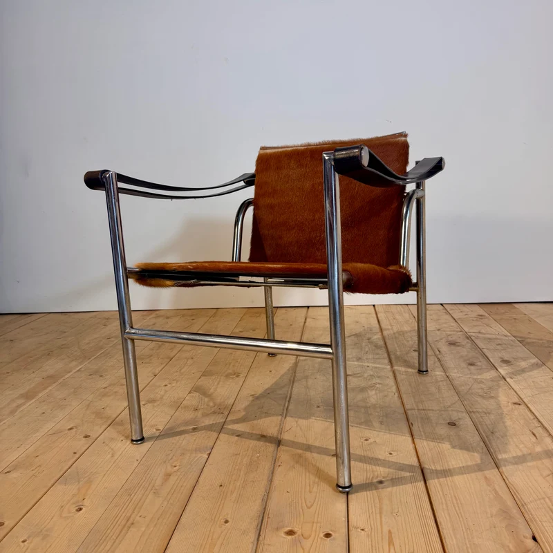 Poltrona LC1 Sling Chair di Le Corbusier, Pierre Jeanneret e Charlotte Perriand per Cassina