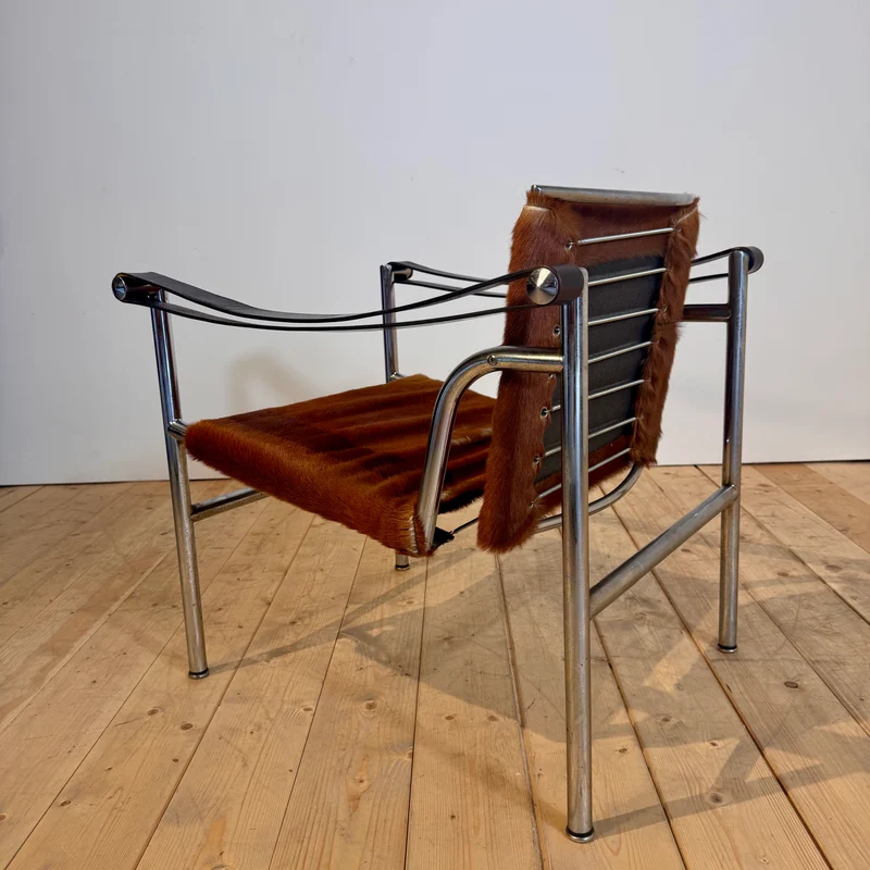 Poltrona LC1 Sling Chair di Le Corbusier, Pierre Jeanneret e Charlotte Perriand per Cassina