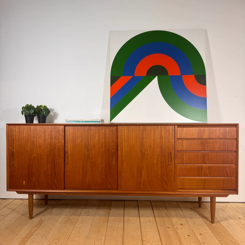 Credenza in teak danese con ante scorrevoli e cassetti, anni ’60