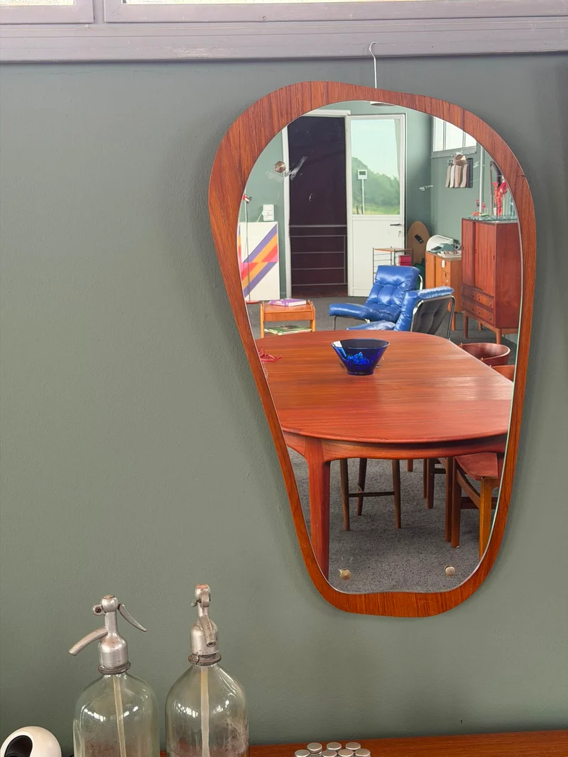 Specchio forma organica in legno di teak