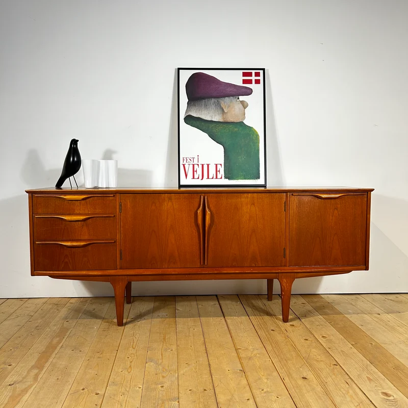 Sideboard di Jentique Furniture in teak, anni ’60