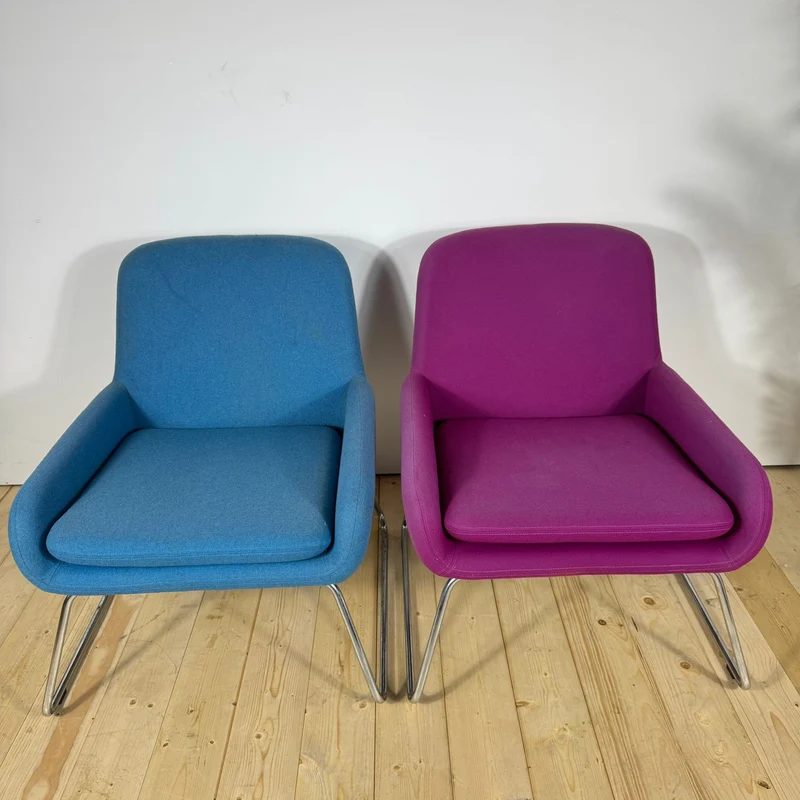 Coppia di Poltrone Mid-Century in Lana con Gambe in Metallo – Anni ’70