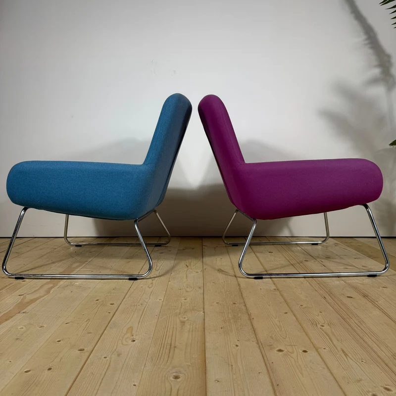 Coppia di Poltrone Mid-Century in Lana con Gambe in Metallo – Anni ’70