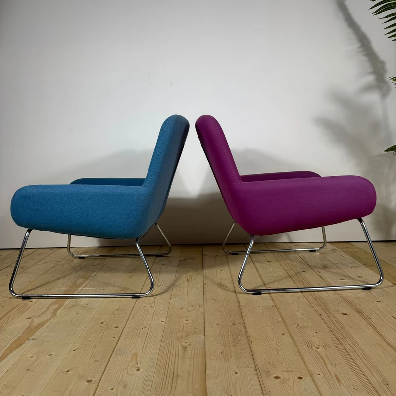 Coppia di Poltrone Mid-Century in Lana con Gambe in Metallo – Anni ’70