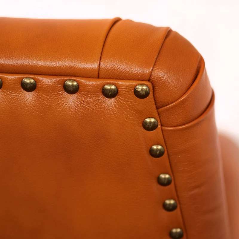 Poltrona Vico Pelle Primo Fiore Premium - Iconica, Finiture di Pregio