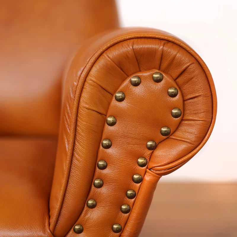 Poltrona Vico Pelle Primo Fiore Premium - Iconica, Finiture di Pregio