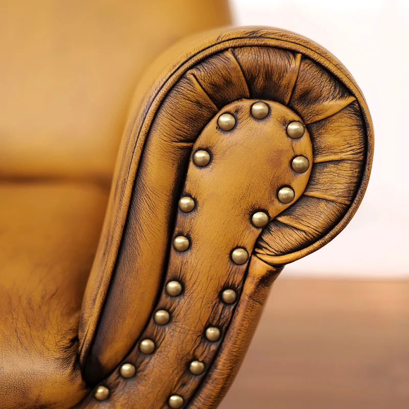 Poltrona Vico Pelle Primo Fiore Premium - Iconica, Finiture di Pregio