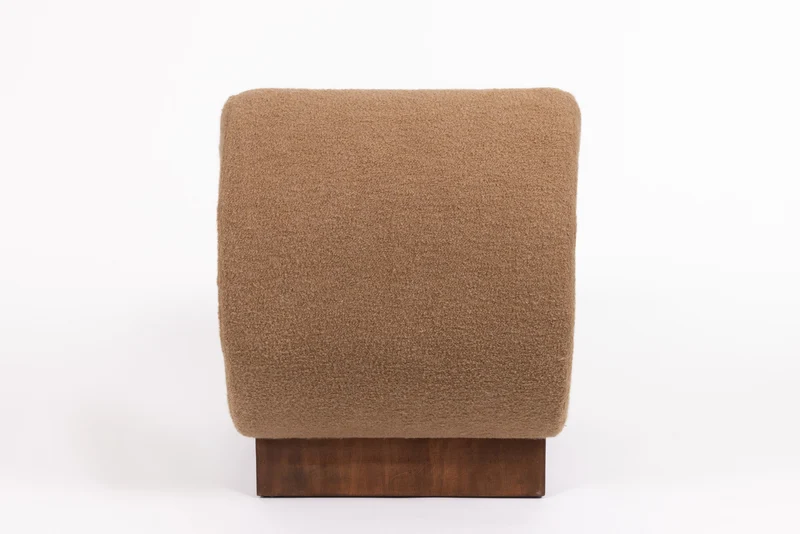 Lounge Chair italiana in noce e bouclé di cachemire Schumacher, 1970