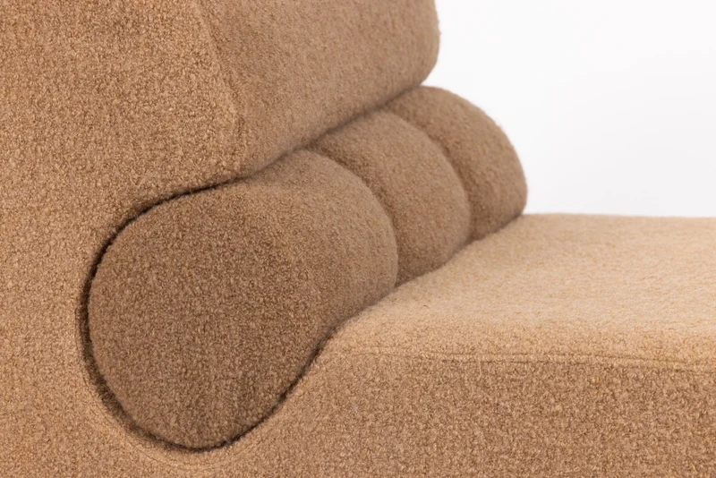 Lounge Chair italiana in noce e bouclé di cachemire Schumacher, 1970