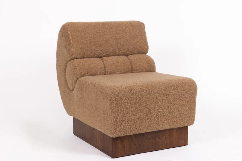 Lounge Chair italiana in noce e bouclé di cachemire Schumacher, 1970