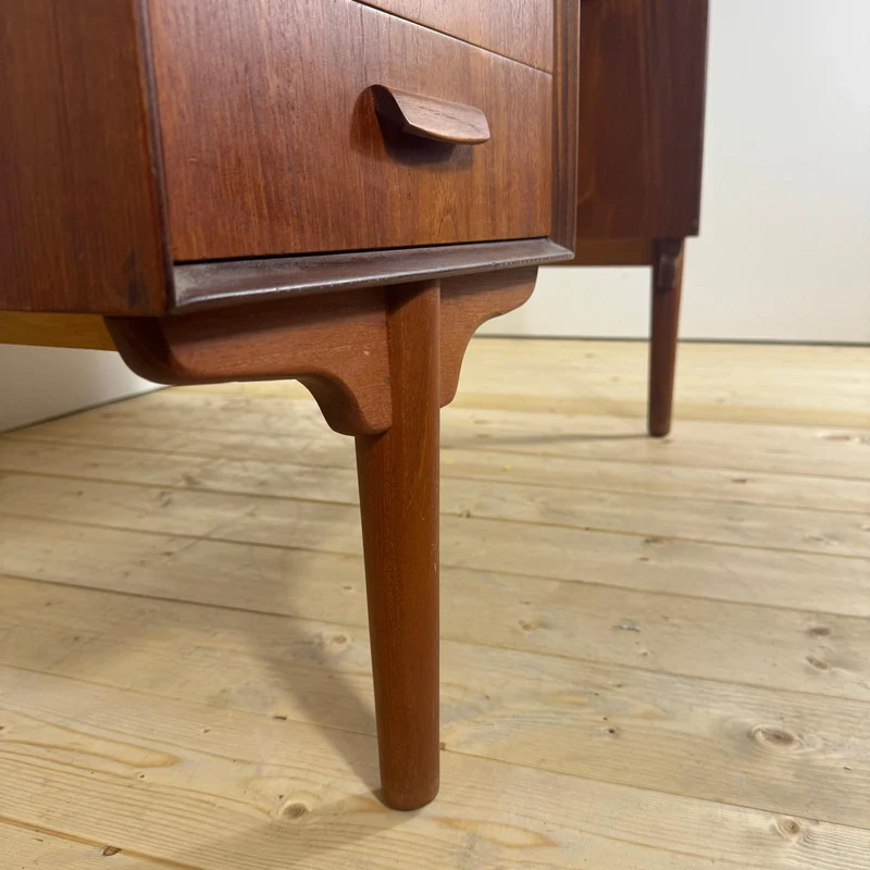 Scrittoio Vintage in Teak H.P. Hansen – Eleganza Mid-Century per Ambienti Raffinati