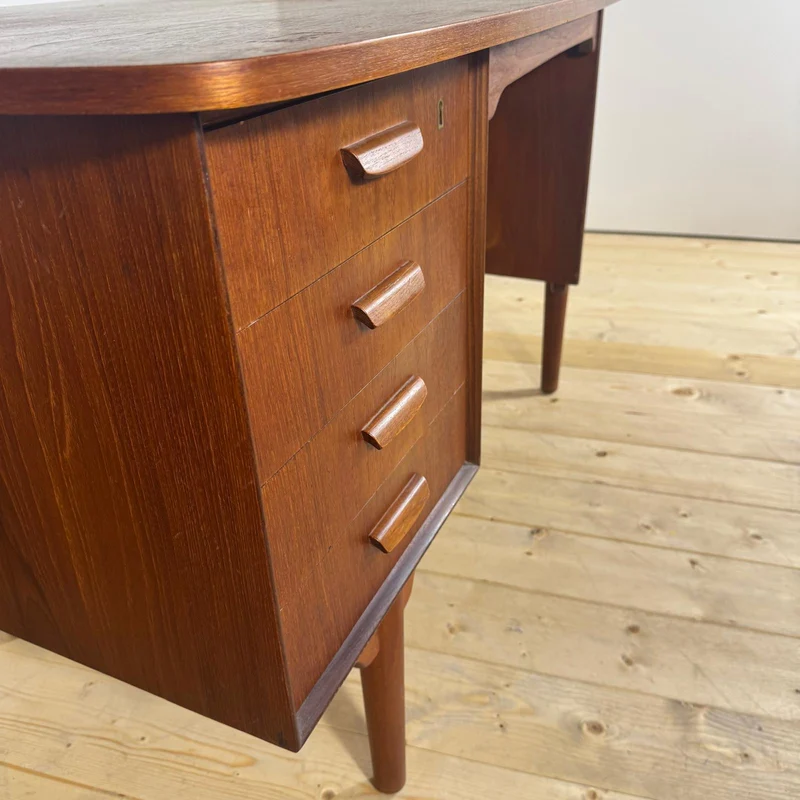 Scrittoio Vintage in Teak H.P. Hansen – Eleganza Mid-Century per Ambienti Raffinati