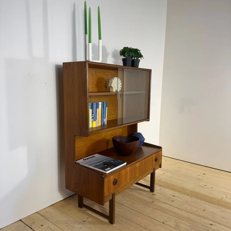 Libreria Vintage in Teak con Ante in Vetro – Eleganza Scandinava Mid-Century